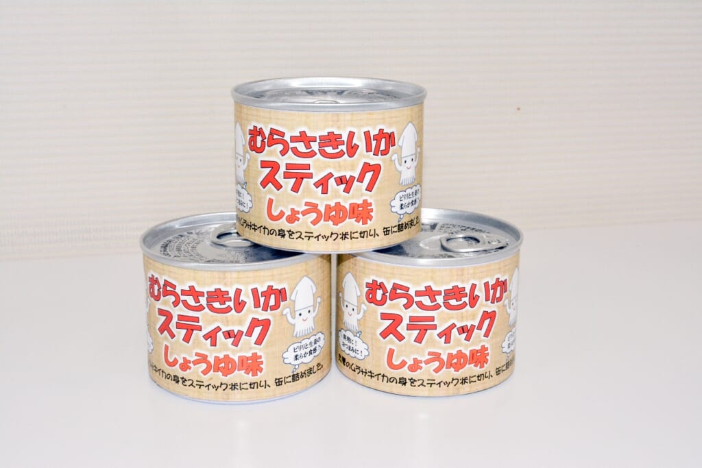 ムラサキイカおいしく食べて　八水高生が缶詰開発