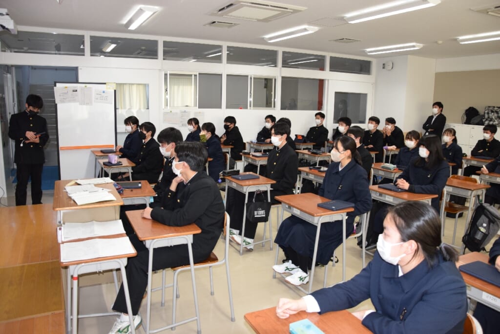 三沢高の新校舎完成　設備も増強「勉強頑張る」