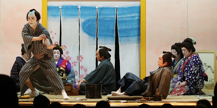 奥内歌舞伎、公演にぎやか　初の“ＯＢ”出演も／むつ